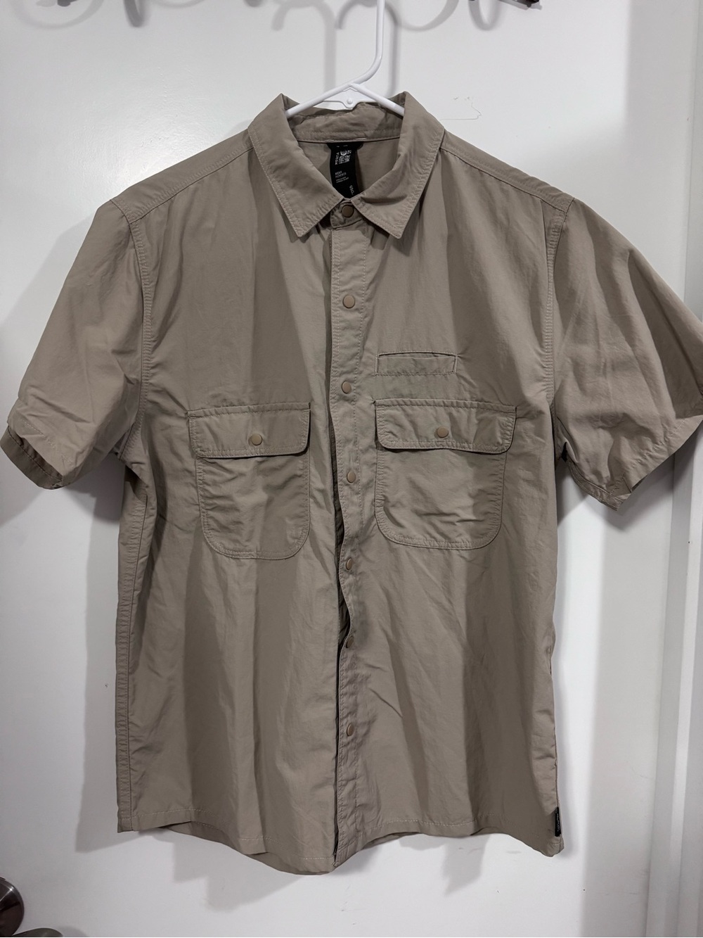 Mountain Hardwear Short-Sleeve Button-Down Shirt in Taupe